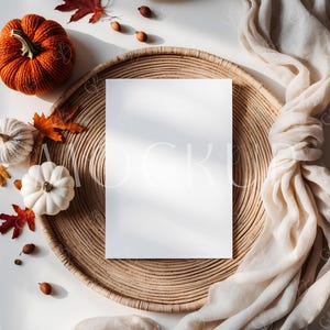 Herbst Kürbisse Geburtstagseinladung Mockup, Halloween Boho laden Mockup, Vertikale 5x7 Grußkarte Mockup, Herbst-Babyparty einladen Mockups