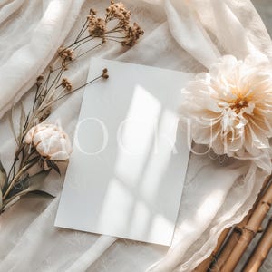 Moderne Hochzeit einladen Mockup, minimalistische 5x7 Karte Mockup, Boho Einladung Mockup, Babypartyeinladungskarte Mockup, Geburtstag einladen Mockup