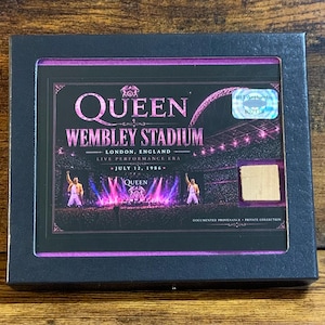 Estadio Queen Wembley 1986. Exhibición de reliquias auténticas del estadio. Freddie Mercury.