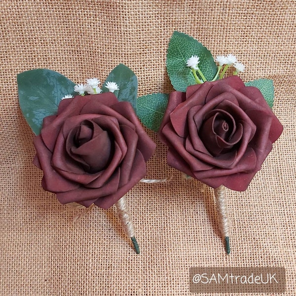 Boutonnière bordeaux, boutonnière de marié, boutonnière de bestman, boutonnière d'invité, boutonnière de marié, boutonnière de rose de mariage