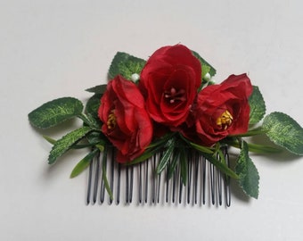 Red roses hair comb, Bridal hairpiece, hair accessories, hair decoration, hair jewellery, bridal flowers hair comb, wedding flowers haircomb