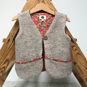 Gilet de berger, veste sans manches en laine et liberty, avec poches image 1