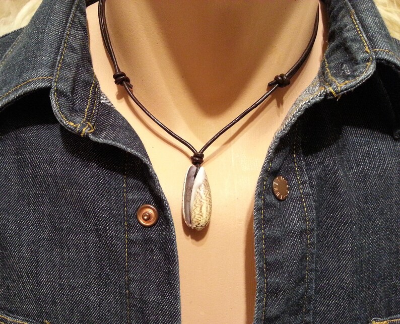Men Surfer Necklace Leather Choker Necklace Mens Beach Necklace Men/'s Leather Necklace Shell Jewelry Leather Long Necklace