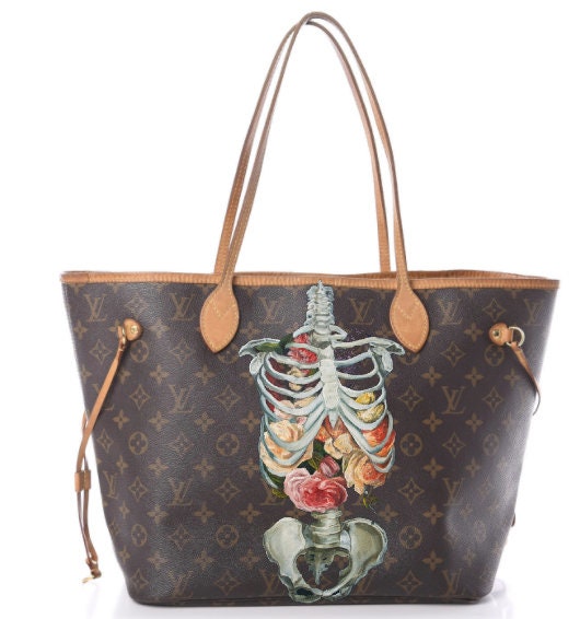 Louis Vuitton Nightmare Before Christmas  Painted handbag, Painted bags,  Louis vuitton