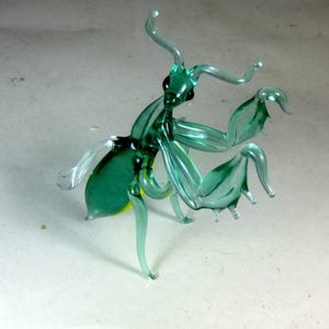 Hand blown glass animal insect praying Mantis green Murano style figurine ornament art decor 4.2x4.2x1.8 inches