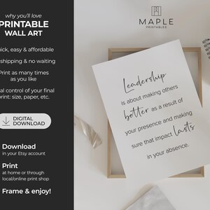 K&ouml;nnte beinhalten: Druckbare Wandkunst mit dem Zitat &bdquo;F&uuml;hrung bedeutet, andere besser zu machen&ldquo;. Das Bild enth&auml;lt das Logo von Maple Printables und Anweisungen zum digitalen Download, Drucken und Einrahmen. Die Kunst wird in einem Holzrahmen angezeigt.