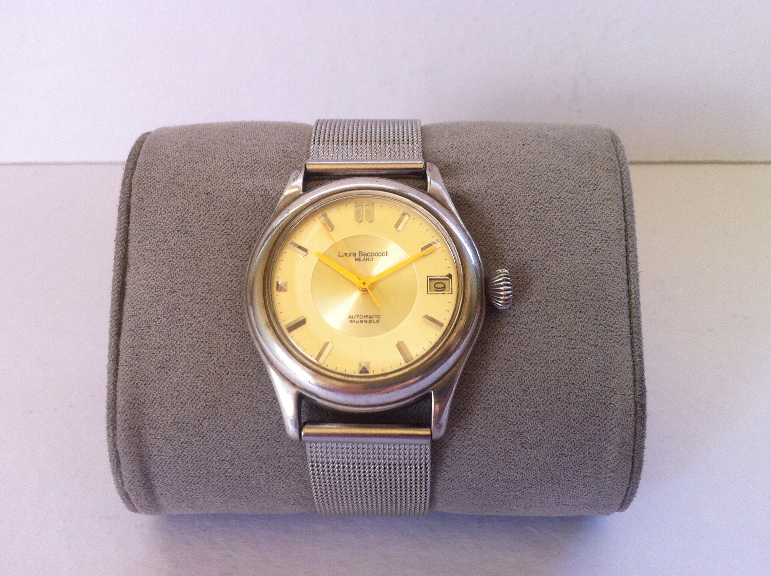 laura bacoccoli milano watch