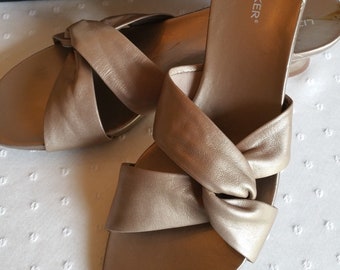 Vintage Liz Baker ZELDA Leather Sandal Slide Soft Gold Slip-On Sandal 7M NWT