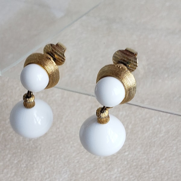 Vintage Costume Mod Earrings Glossy White Opaque Dangles Goldtone Clip-On Earrings Mid-Century Modern Minimalism