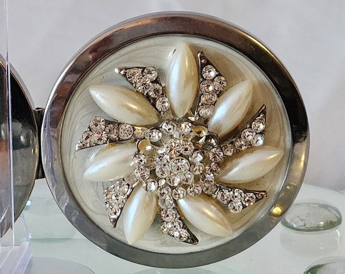 Elegant Vintage Mirror Compact with Rhinestones and Pearls