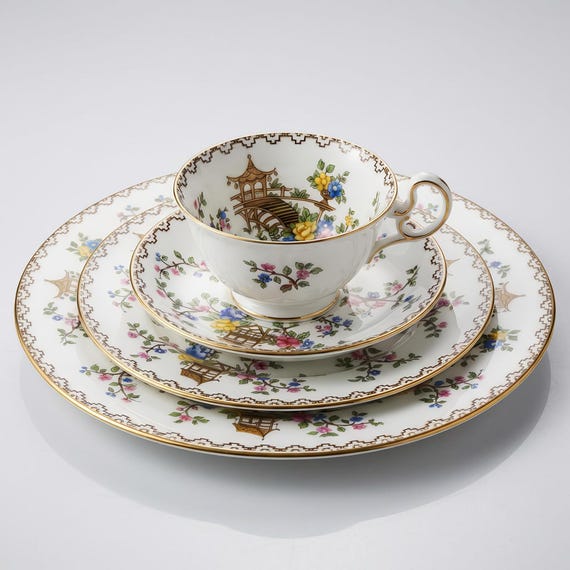 Aynsley Pagoda Bone China Place Setting • Art Deco, 1922