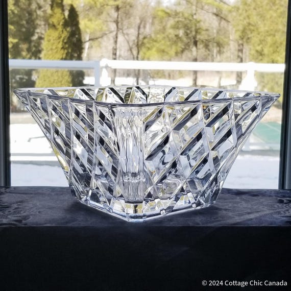 Mikasa Crystal Diamond Sparkle 9" Square Bowl
