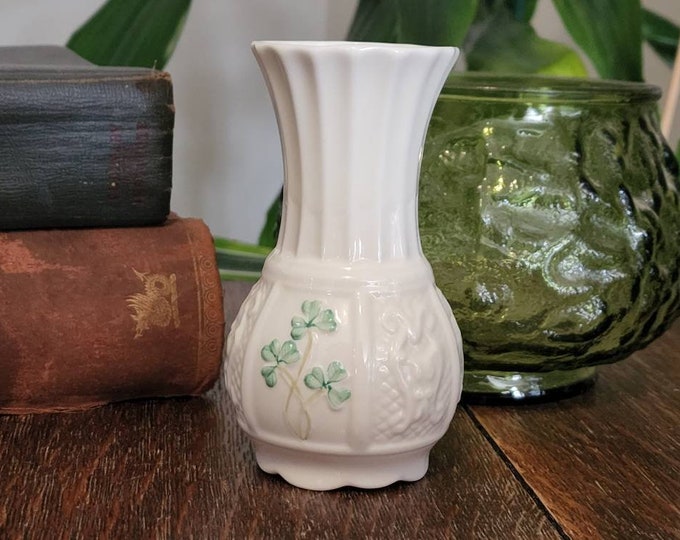 Belleek Shamrock Nadine Spill Flower Bud Vase Handmade in Ireland