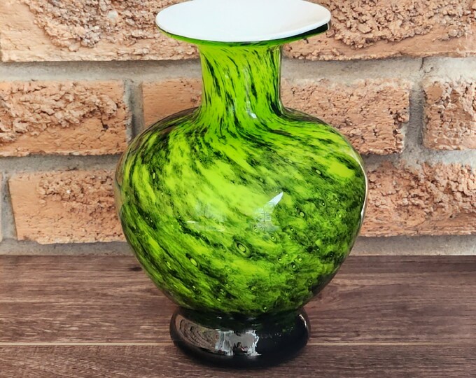 Mid Century Vintage Italian Opaline Florence Vase By Carlo Moretti