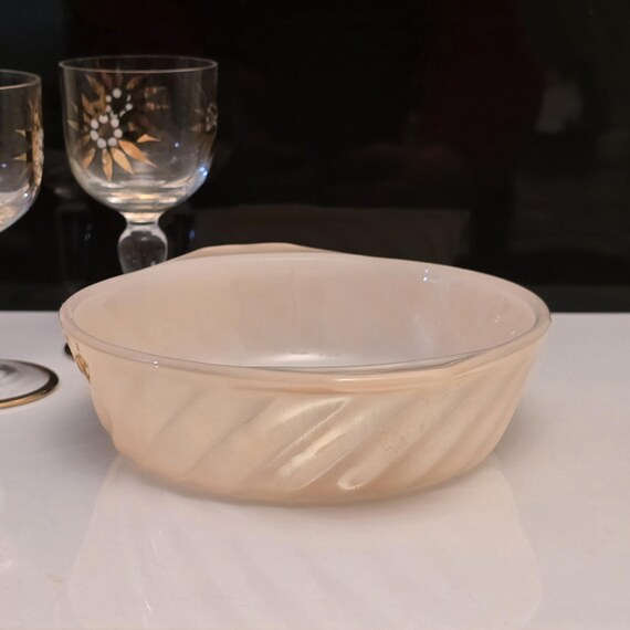 Fire-King Peach Lustre Swirl Dessert Bowl – Anchor Hocking Ovenware 1950s Mid Century Modern