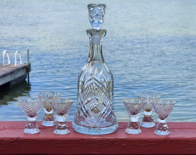 Vintage Crystal Decanter & Shot Glass Set – Sparkling Cut Glass Barware for Entertaining