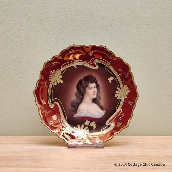 Royal Vienna Style Amorosa Portrait Plate for Art Nouveau-Inspired Home Decor