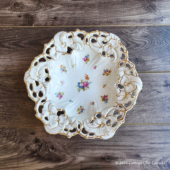 Antique C.T. Carl Tielsch Altwasser Centerpiece Bowl – Hand-Painted German Porcelain with Gold Trim