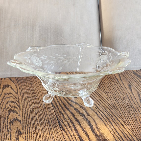 Hughes Cornflower Glass Three-Footed Serving Bowl – Indiana Fleur de Lis Vintage Etched Crystal Canada
