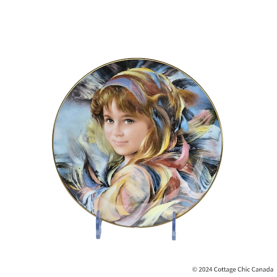Royal Doulton Gabriela 1985 Fine Bone China Collectible Plate, 8 1/4"