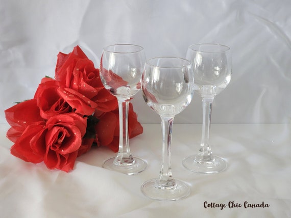 Royal Crystal Rock Cordial Wine Glasses – Set of 3, Small Dessert Aperitif Glassware