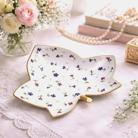 Nyon Porcelain Leaf Dish with Florals & Gilt – Mid 20th Century – Switzerland