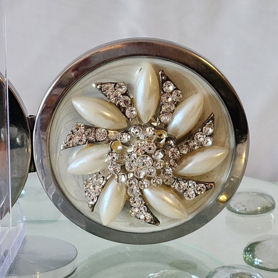Elegant Vintage Mirror Compact with Rhinestones and Pearls
