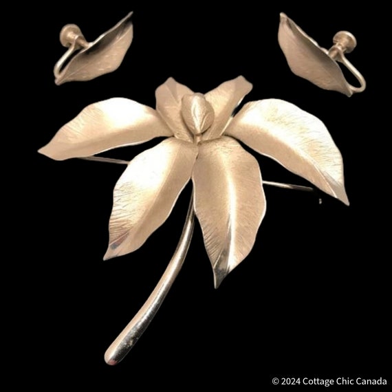 Bond Boyd Gold Vermeil Sterling Orchid Brooch & Screw-Back Earring Set – Mid Century Jewelry Canada