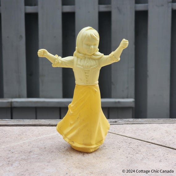 Avon Yellow Girl Field Flowers Cologne Bottle – Vintage 1975 Collectible, Missing Jump Rope