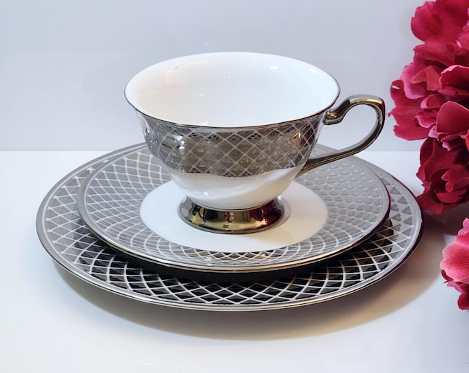 Ciroa Lattis Platinum Tea Trio – Teacup, Saucer & Salad Plate – Porcelain with Shimmering Silver Metallic Trim