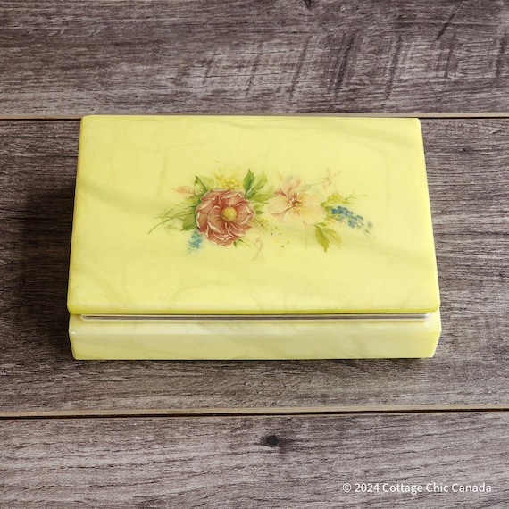 Yellow Alabaster 6 1/4" Trinket Jewelry Box Made in Italy