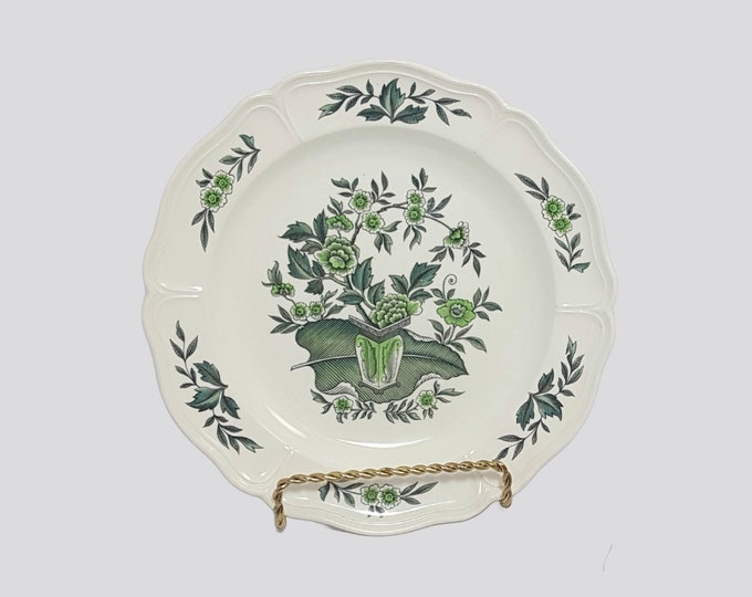 Wedgwood Green Leaf Saucers or Salad Plates, Stoneware Dinnerware Made in England, Set of 2