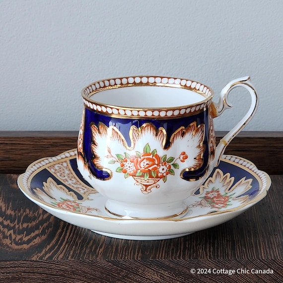 Royal Albert Tea Cup & Saucer – 1930s Art Deco Fine Bone China England (Repaired Handle)