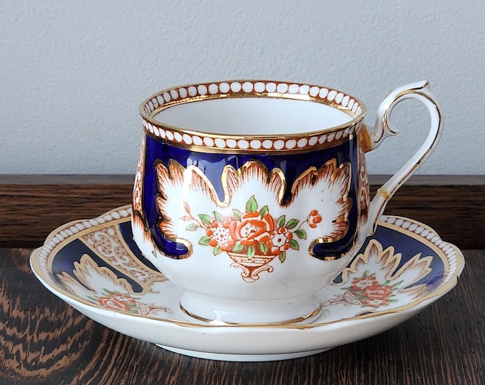 Royal Albert Royalty Tea Cup & Saucer Set - 1930s Art Deco Fine Bone China - *Repaired Handle