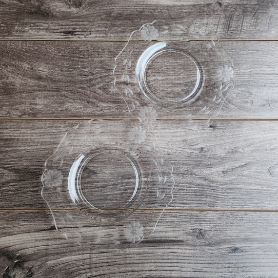 Hughes Cornflower Glass Luncheon Plates Pair – Cambridge Scalloped Edge Etched Crystal Canada