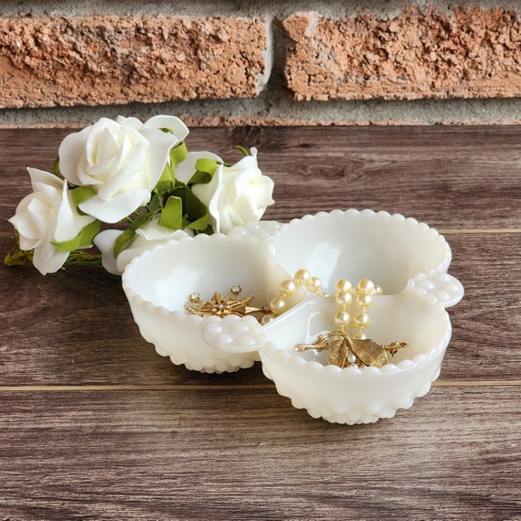 Anchor Hocking Moonstone Relish Dish – Vintage Clover Shape Hobnail Milk Glass, 1940s