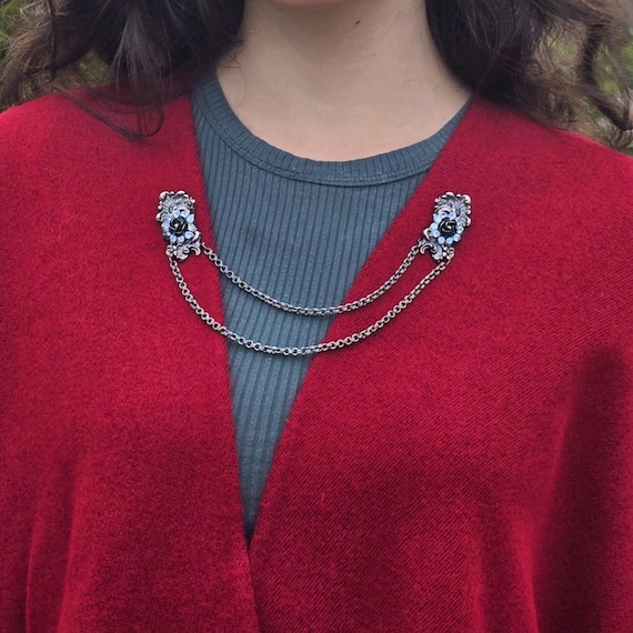 Vintage 1940s Rhinestone Sweater Guard Double Chain Cardigan Clip