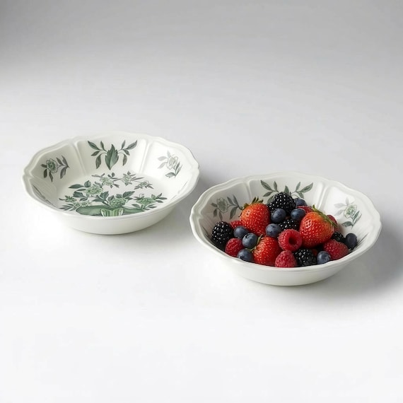 Wedgwood Green Leaf Queen’s Shape Set of 2 Fruit Dessert Bowls – England 1949–1957