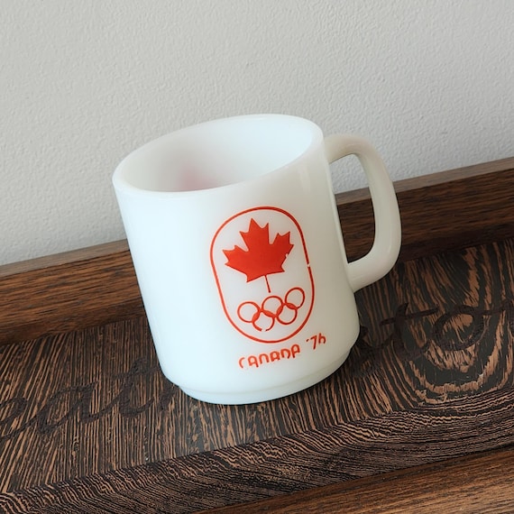 Retro Vintage 1976 Montreal Olympics Maple Leaf Milk Glass Coffee Mug Cup