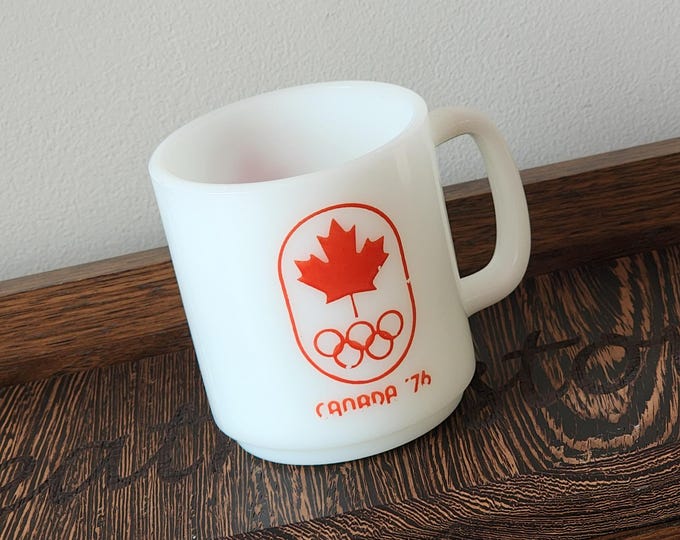Retro Vintage 1976 Montreal Olympics Maple Leaf Milk Glass Coffee Mug Cup
