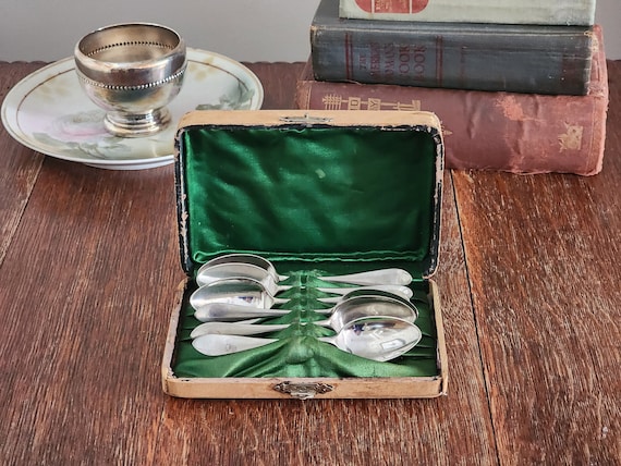 Antique Nevada Silver Teaspoons Set: Daniel & Arter, England, 1890s