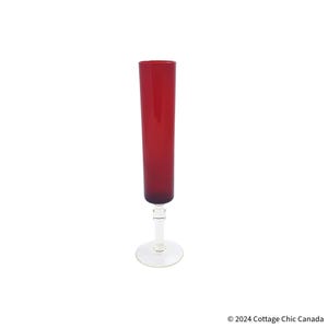 Rubinrot geriffeltes Champagnerglas für moderne Wohnkulturgeschenke
