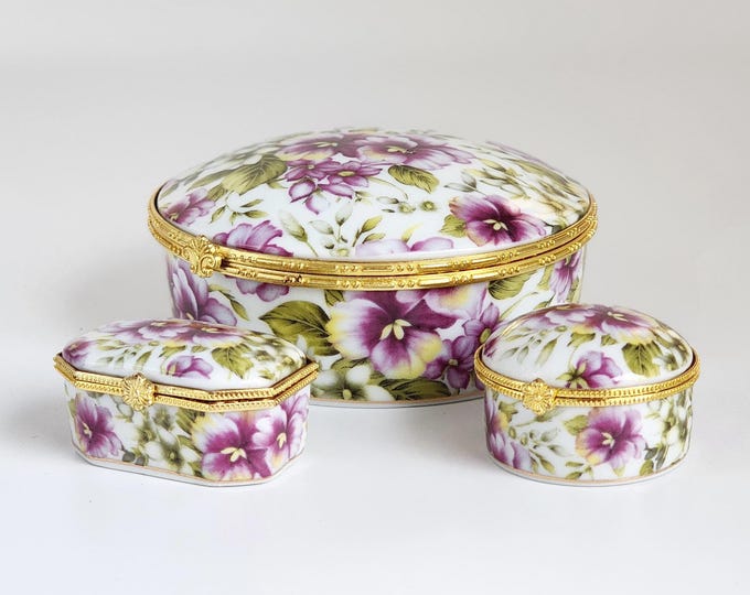 Sorelle Fine Porcelain Trinket Pill Box Set with Purple Violets Floral Design – Made in Italy, Set of 3 Vintage Collectible Jewelry Boxes