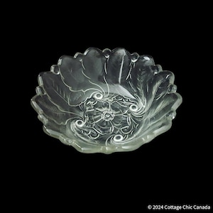 Indiana Glass Pretty Wild Roses 9 in Round Bowl for Serving Salads, Fruit and Desserts