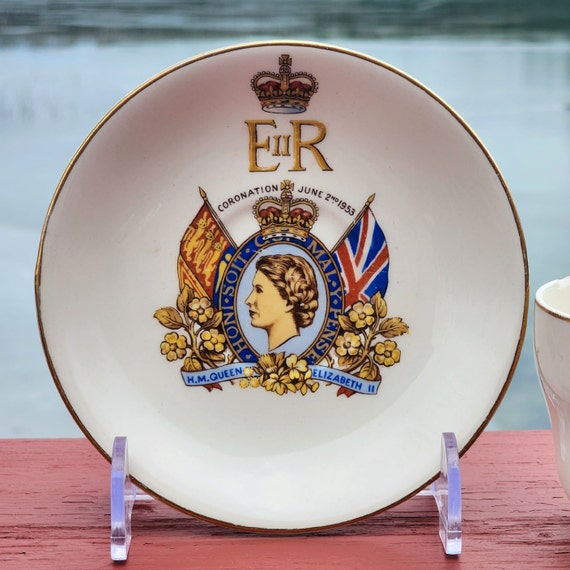 Johnson Brothers 1953 Queen Elizabeth II Coronation Saucer Replacement, Royal Memorabilia (Bonus Chipped Teacup)
