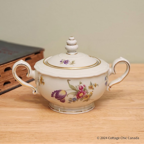 Johann Haviland Bavaria Lidded Sugar Bowl – Floral Sprays Chippendale Shape Vintage Germany