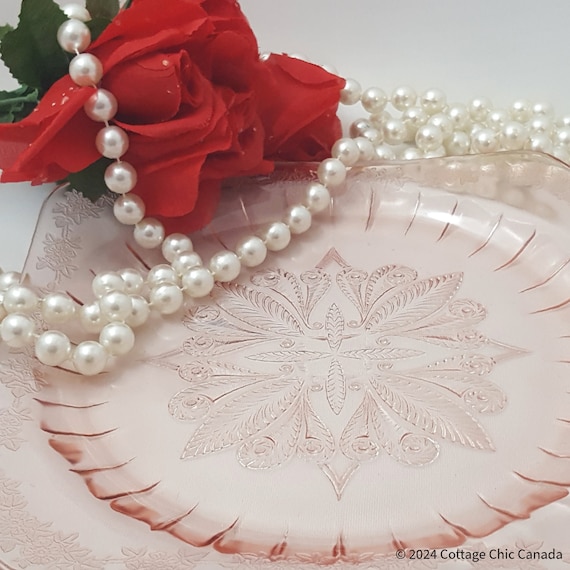 Jeannette Glass Pretty Adam Pink Cake Plate Sandwich Tray