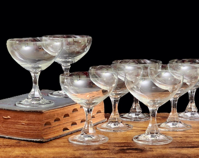 Schott-Zwiesel Crystal Banquet Coupe Glasses for Champagne, Cocktails, Wine or Sherbet Dessert - Set of 8
