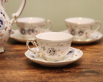 Zsolnay Hungary 17-piece Hand Painted Fine Porcelain