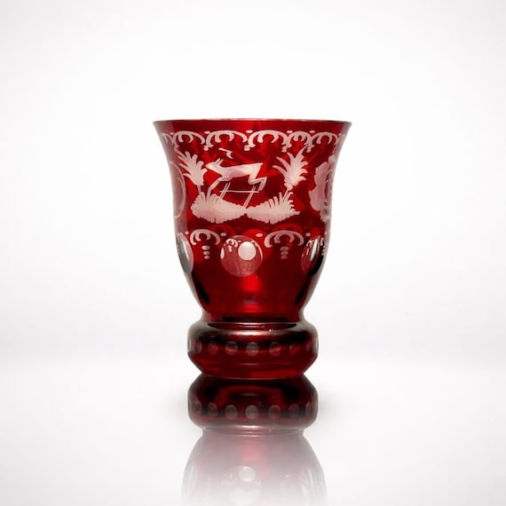 Wittwe Kristall Ruby Engraved Vase – Bohemian Cut to Clear – Egermann Style Wildlife – Czech Republic